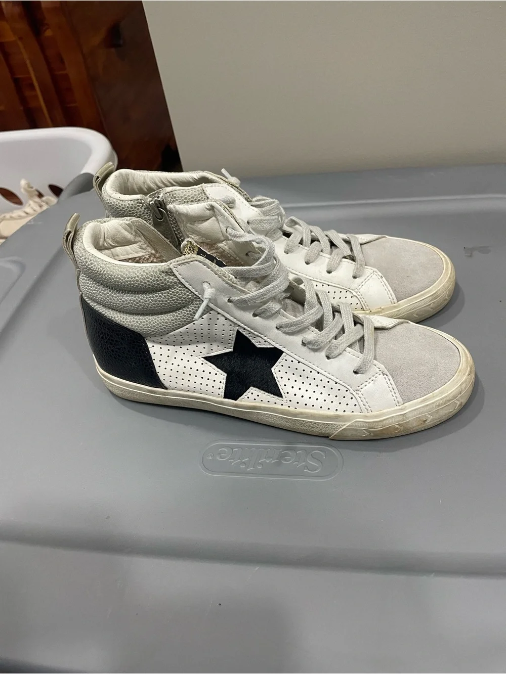 Vintage Havana Women's High-Top Sneakers in White and Black